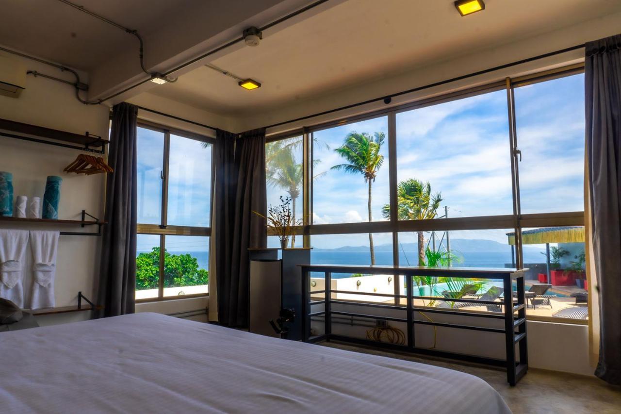 Av Suites Puerto Galera Exteriör bild
