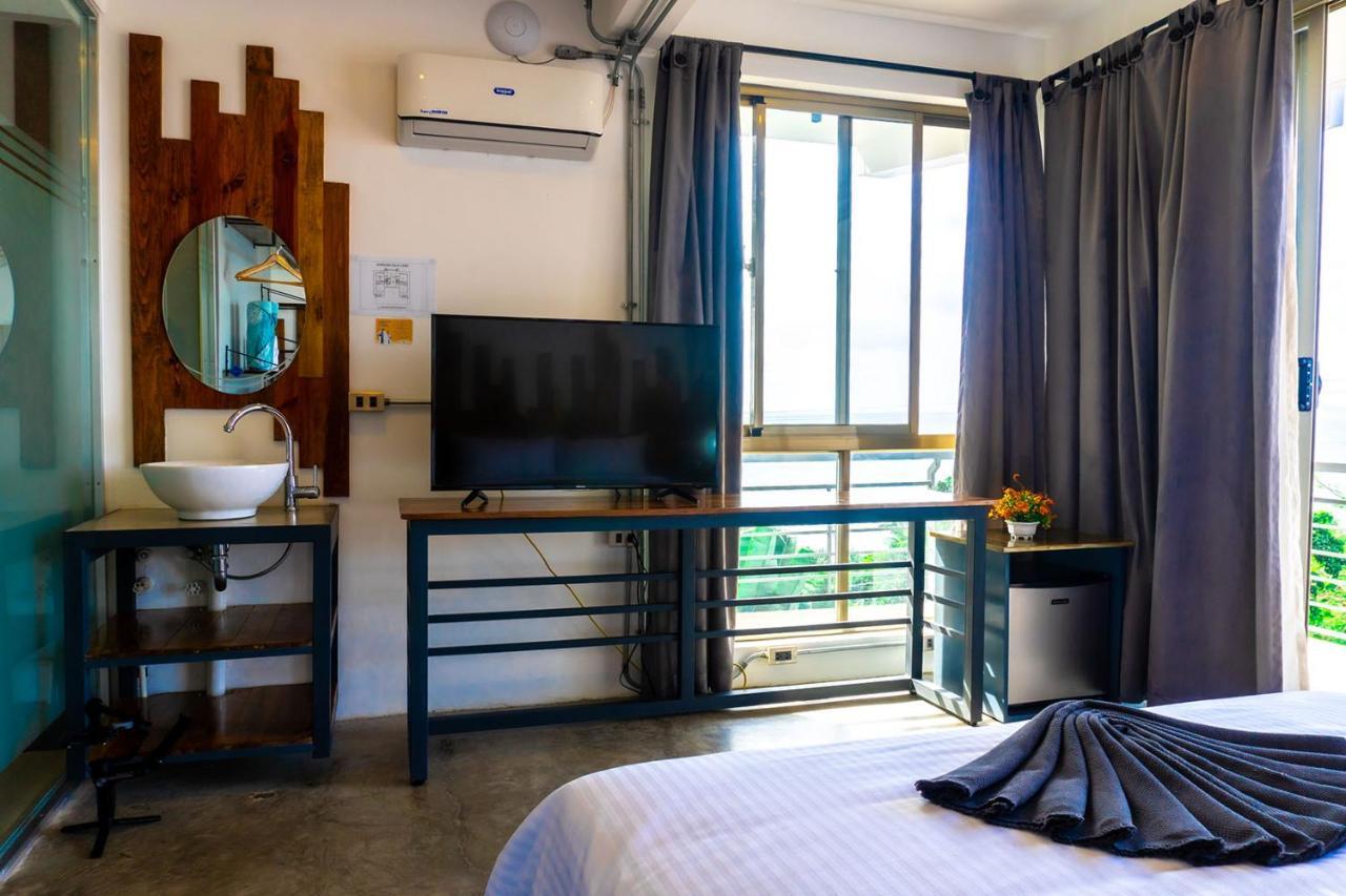 Av Suites Puerto Galera Exteriör bild