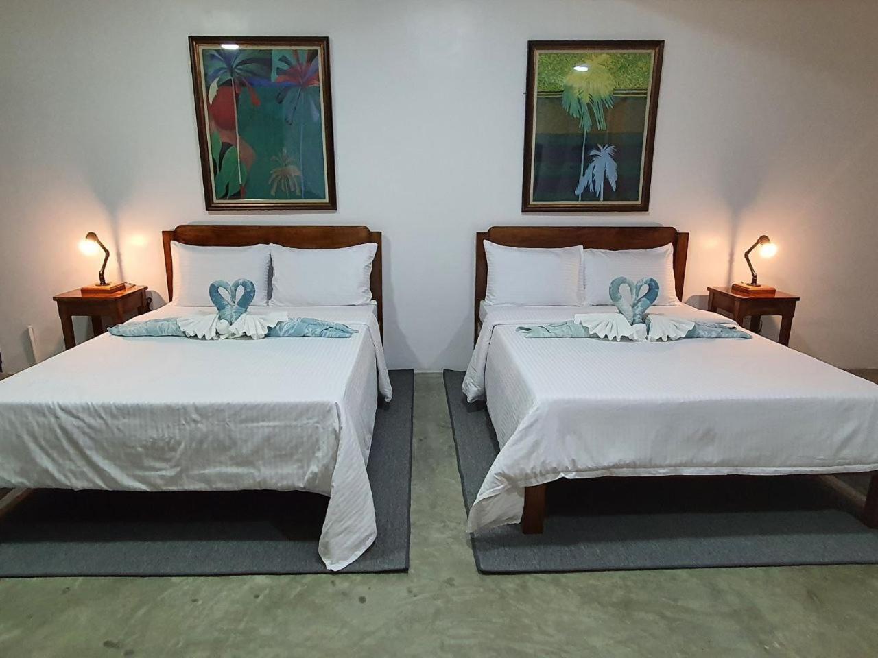 Av Suites Puerto Galera Exteriör bild