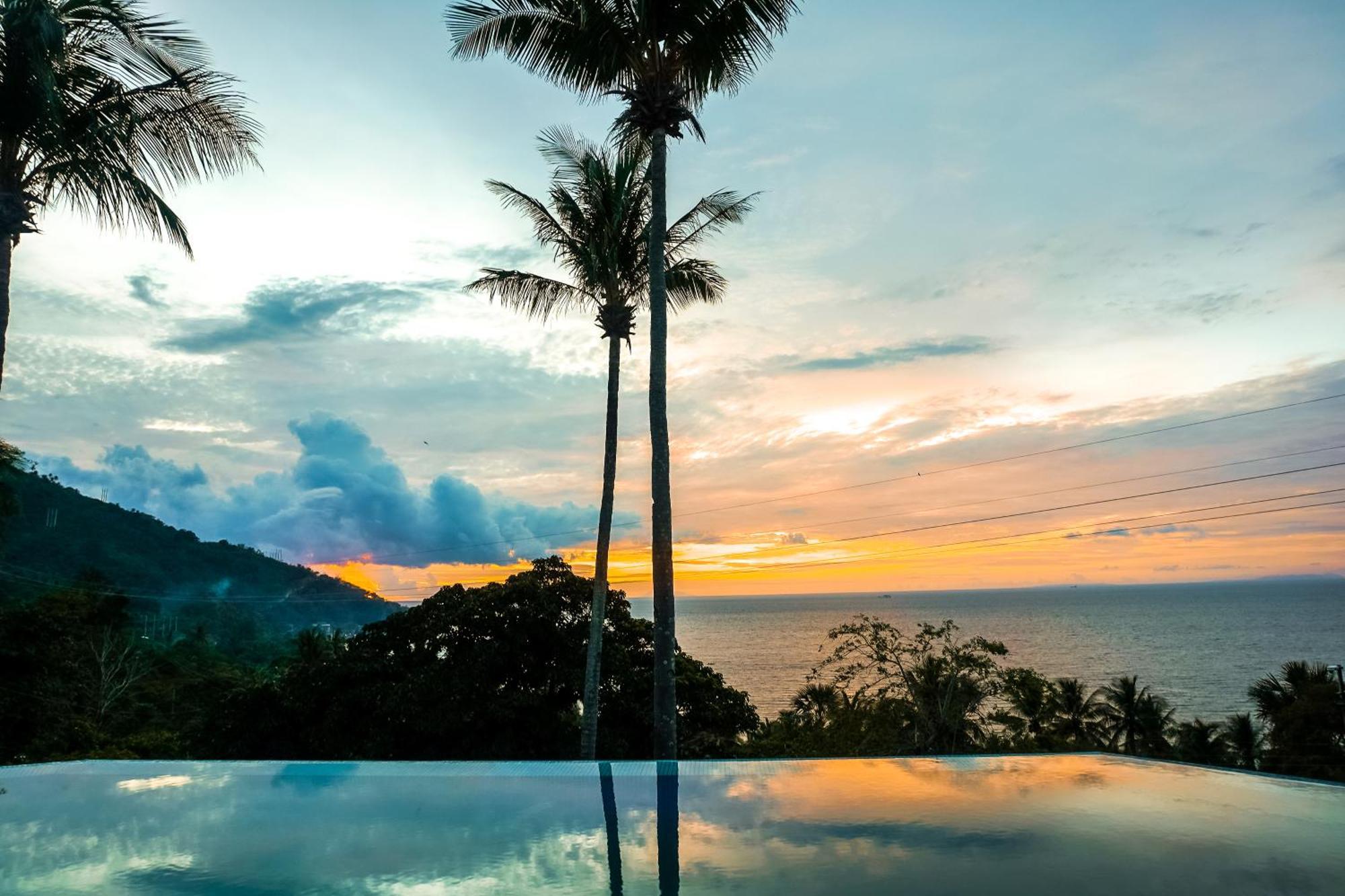 Av Suites Puerto Galera Exteriör bild