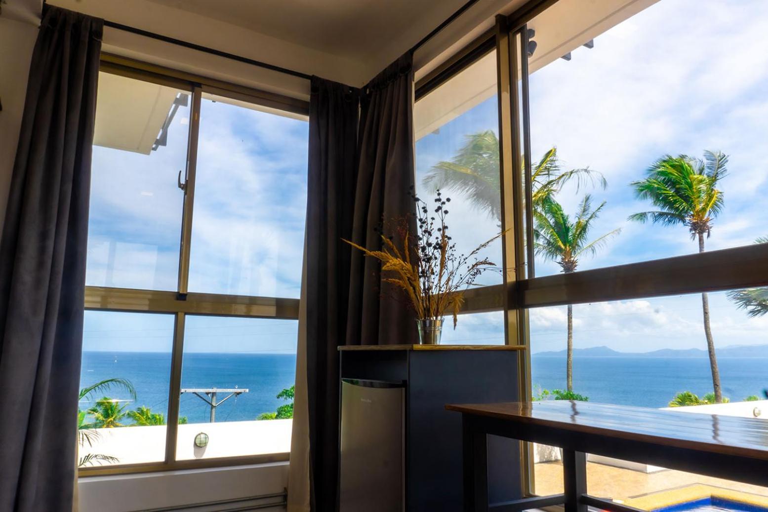 Av Suites Puerto Galera Exteriör bild