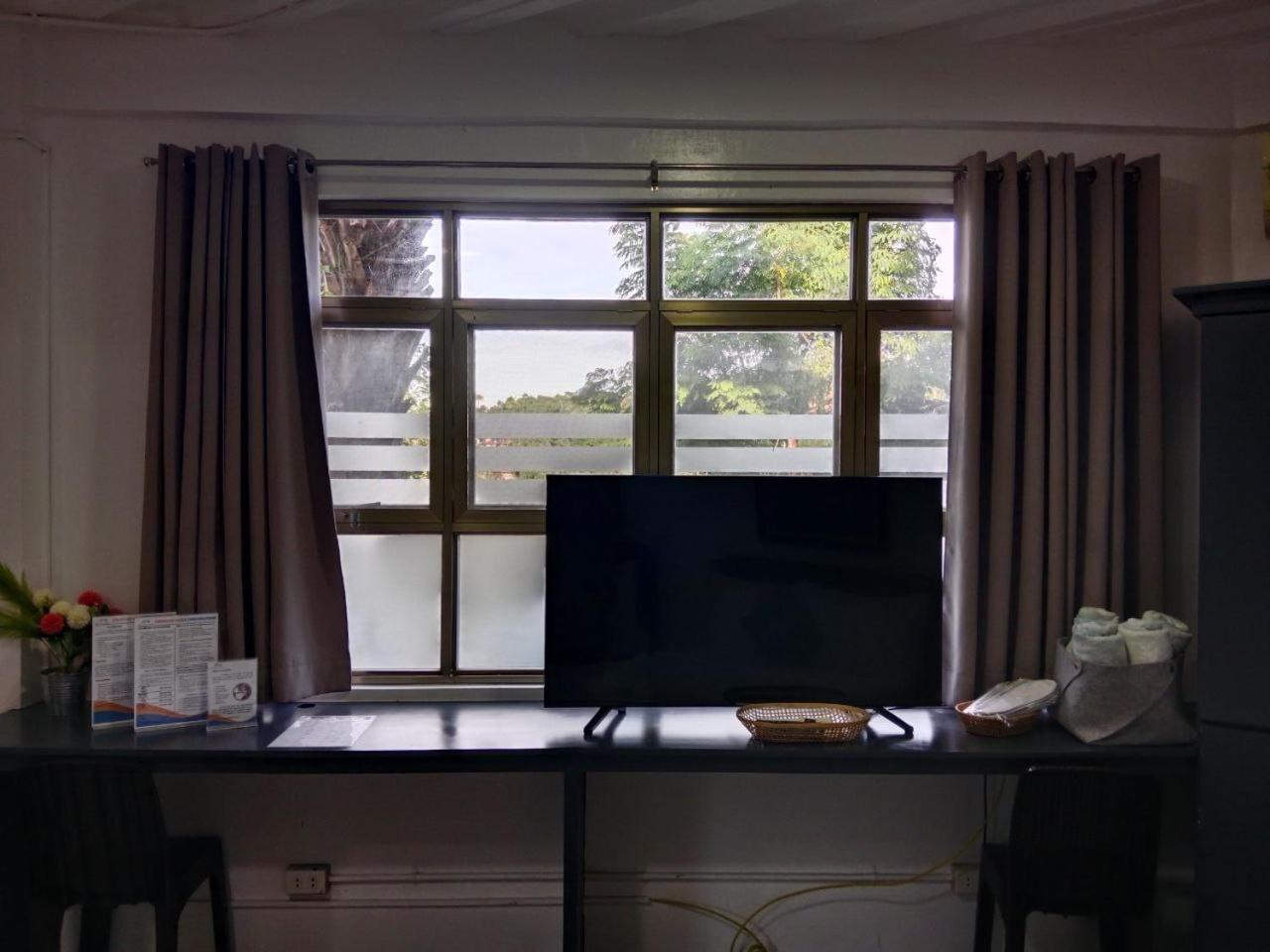 Av Suites Puerto Galera Exteriör bild