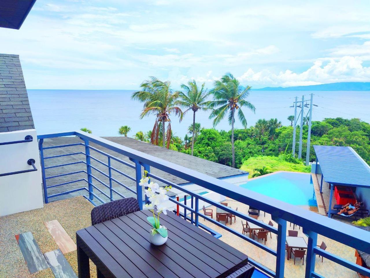 Av Suites Puerto Galera Exteriör bild