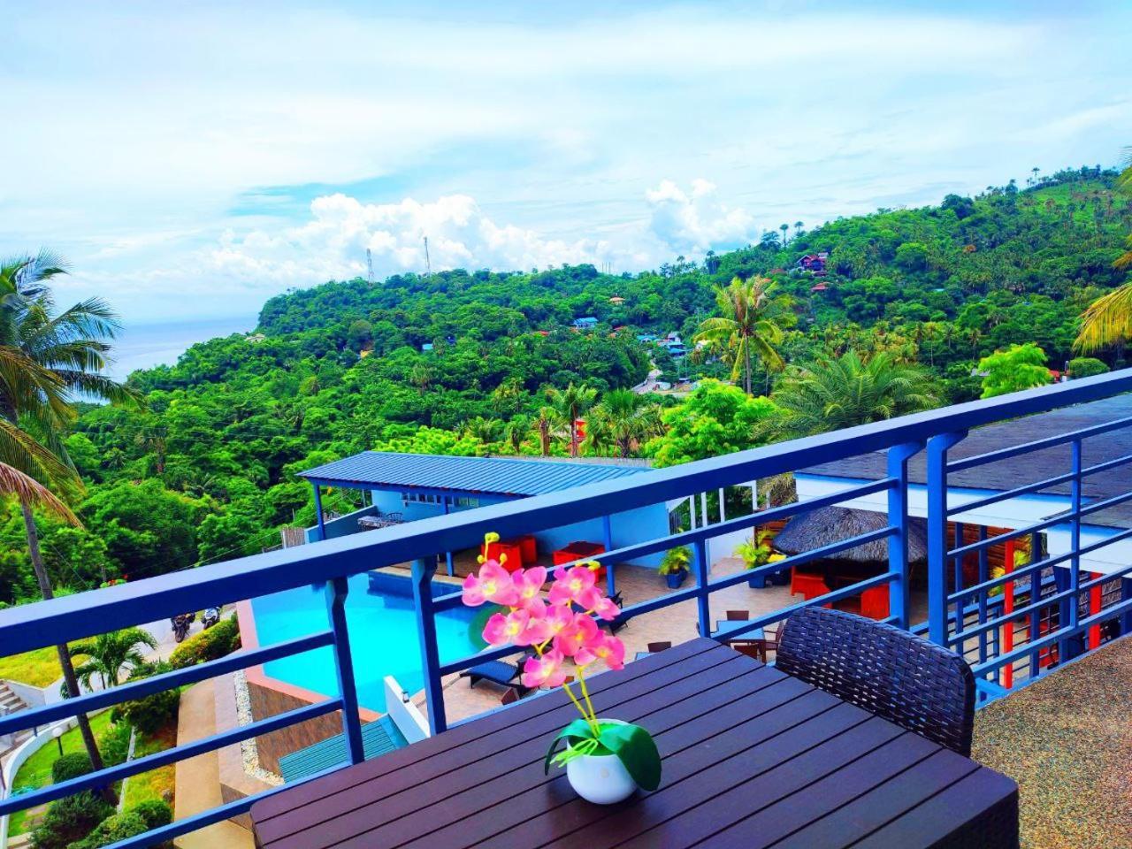 Av Suites Puerto Galera Exteriör bild