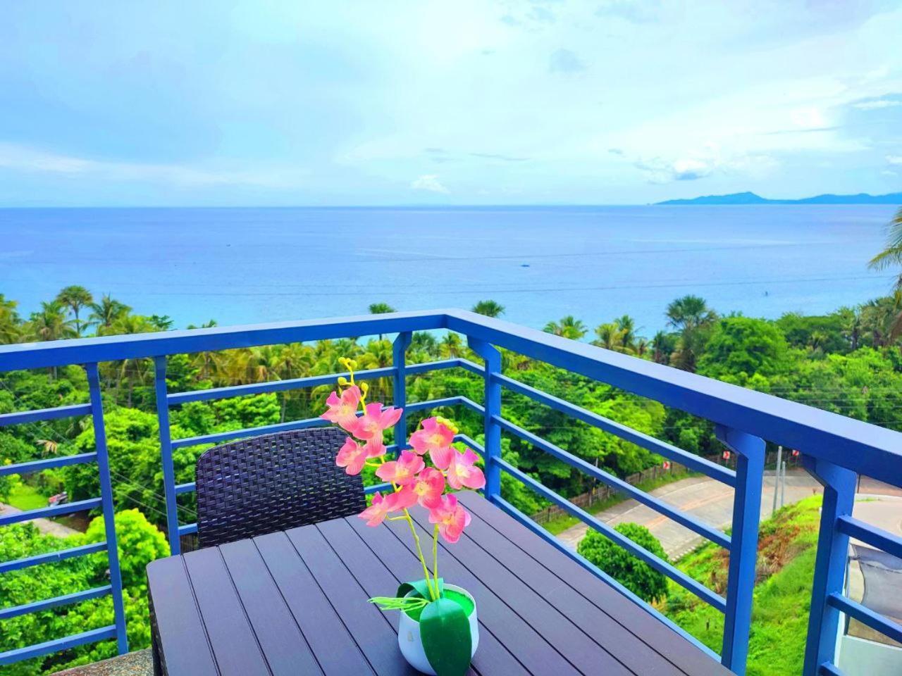Av Suites Puerto Galera Exteriör bild