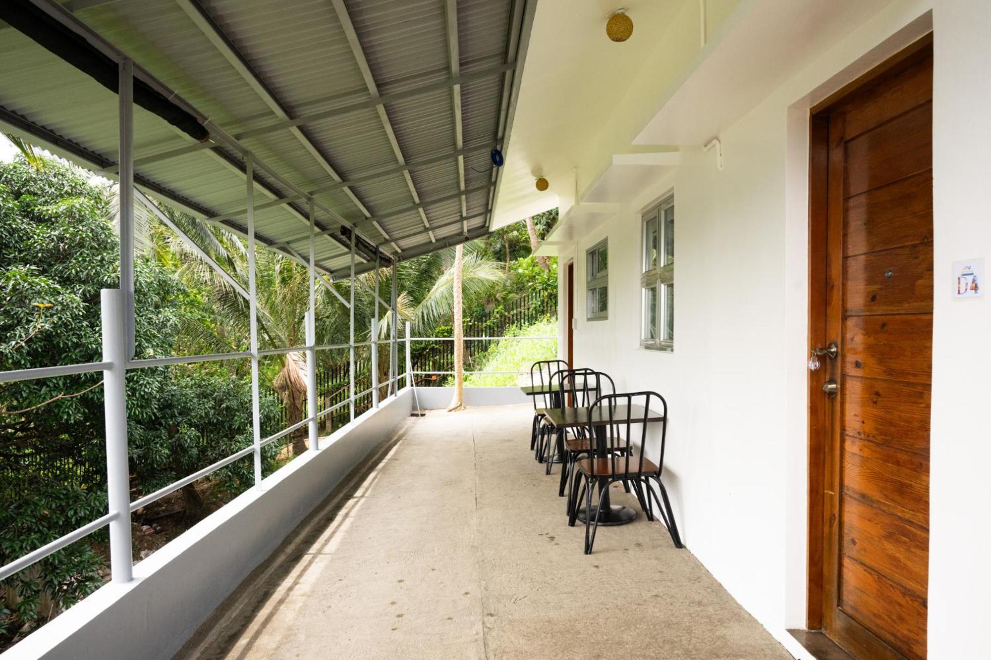 Av Suites Puerto Galera Exteriör bild