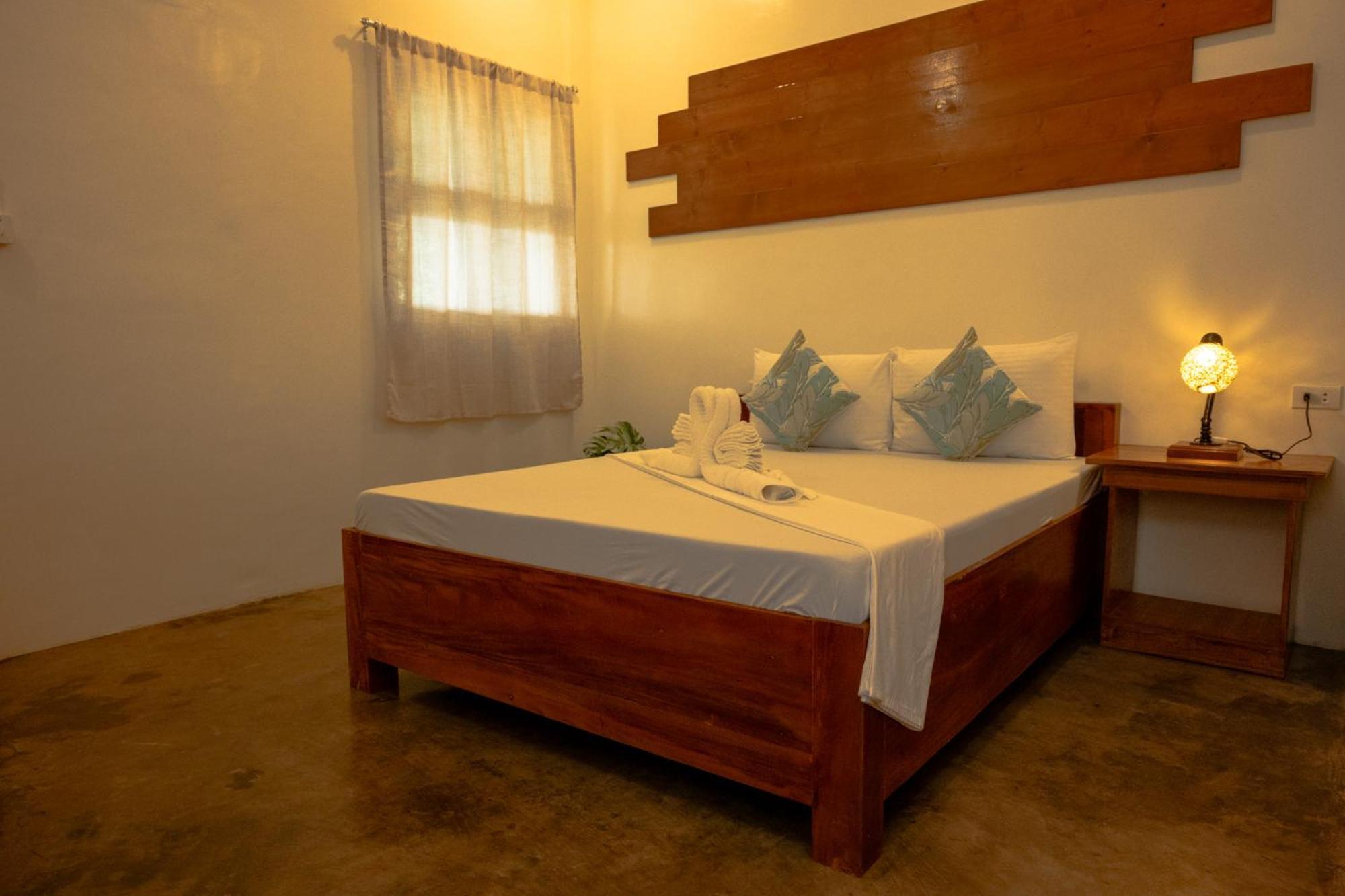 Av Suites Puerto Galera Exteriör bild