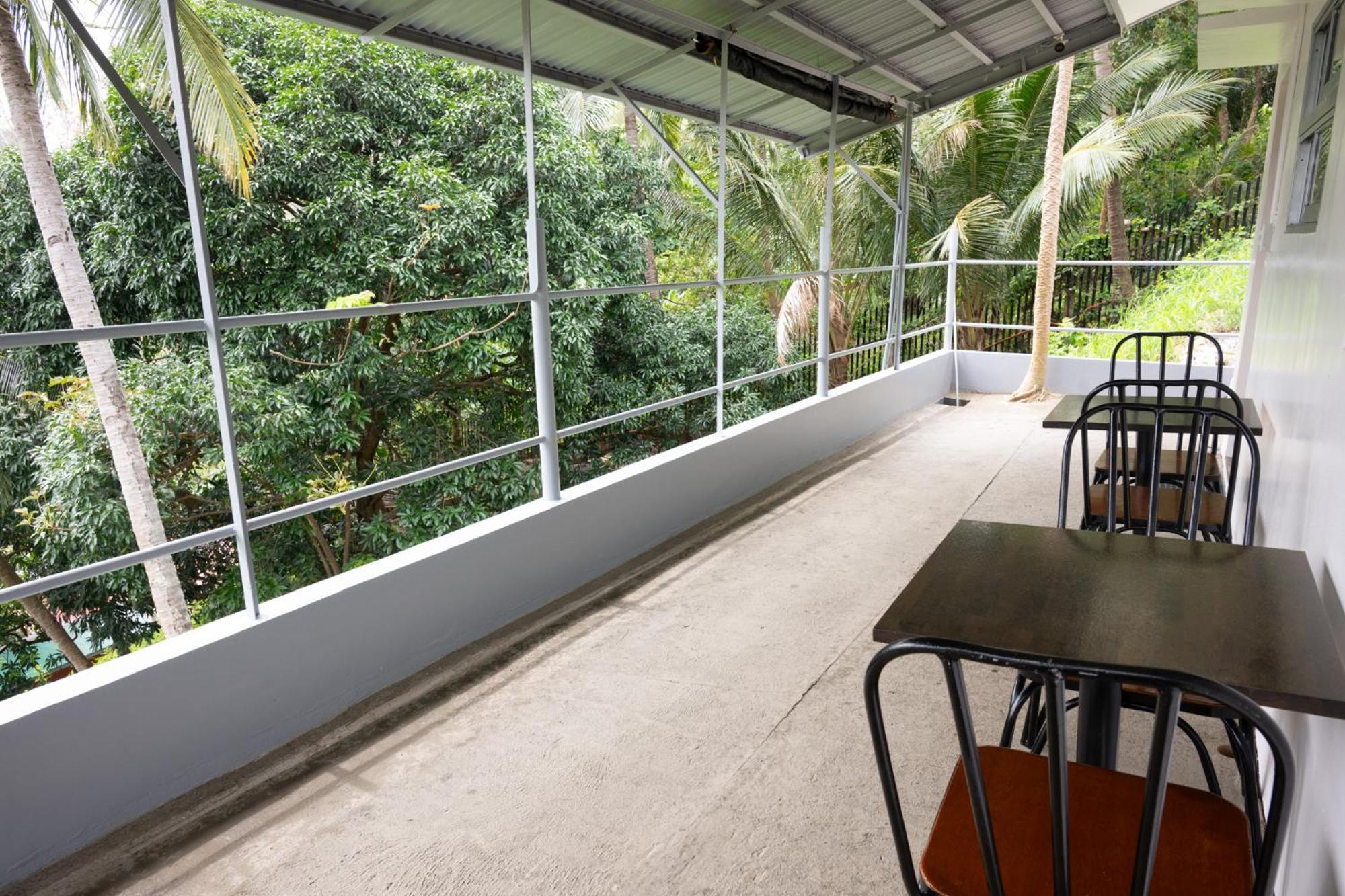 Av Suites Puerto Galera Exteriör bild